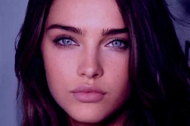 Amelia, 25, a brunette green-eyed european companion based in Godollo. Offering Domination, Overnight, Prostate Massage, Erotic Massage. Available for incall...