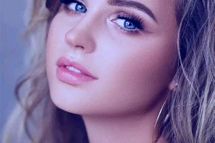 Amelia, 25, a dark blonde blue-eyed mediterranean companion based in Fayid. Offering GFE, 69, Travel Companion, Duos, Tantra. Available for incall and outcal...