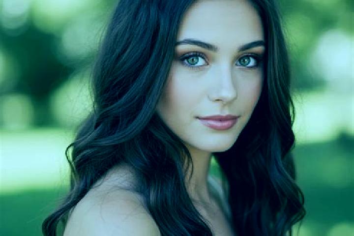 Amelia, 25, a dark blonde hazel-eyed latina companion based in Charleville. Offering GFE, Striptease, Domination, Girlfriend Experience. Available for incall...
