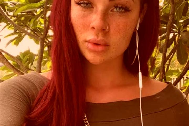 Amelia, 25, a red grey-eyed caribbean companion based in Calvarrasa de Abajo. Offering Striptease, CIM. Available for incall and outcall, day and evening dates.