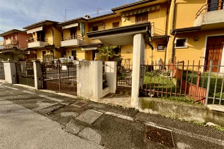Amelia, 25 — Escort in Castelcovati, Italy