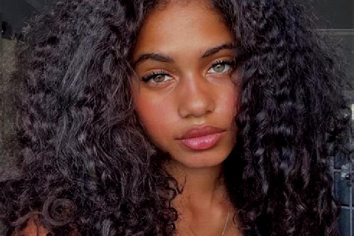 Amelia, 26, a auburn blue-eyed ebony companion based in Castellote. Offering Erotic Massage, OWO, Fetish. Available for incall and outcall, day and evening d...