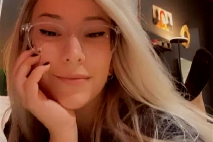 Amelia, 26, a blonde grey-eyed indian companion based in Dunmanway. Offering GFE, OWO, Striptease. Available for incall and outcall, day and evening dates.