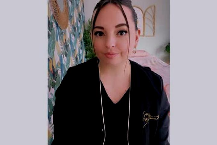 Amelia, 26 — Escort in Auneuil, France