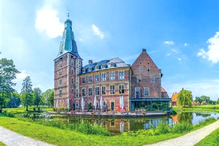 Amelia, 26 — Escort in Dinslaken, Germany