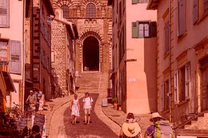 Amelia, 26 — Escort in Le Puy-Notre-Dame, France