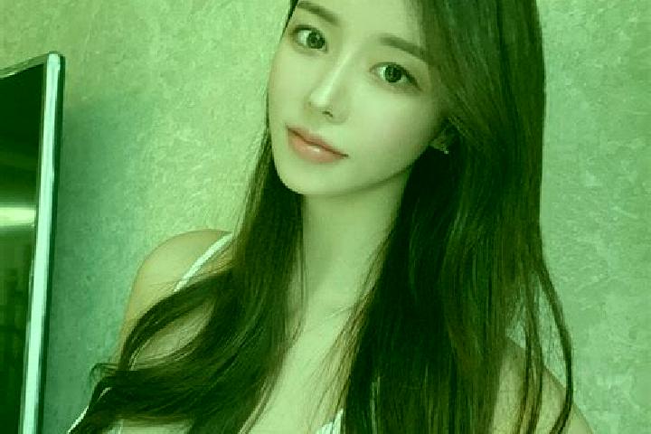 Amelia, 26 — Escort in Yingye er, China