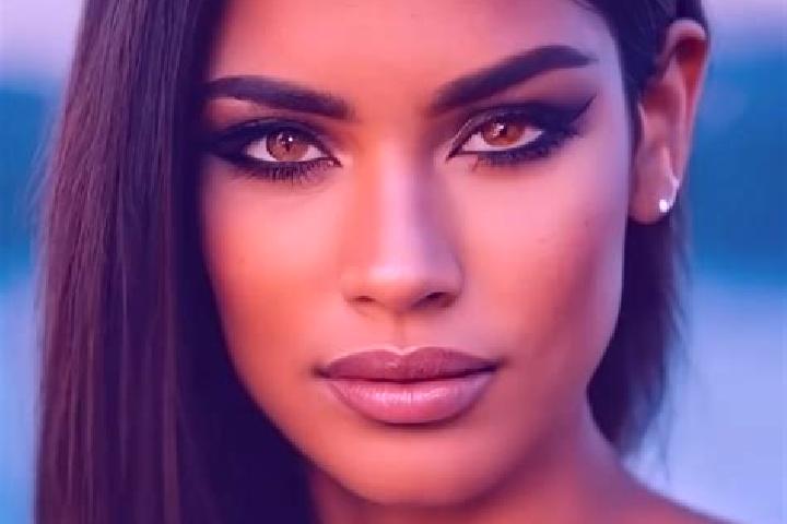 Amelia, 27, a dark blonde green-eyed latina companion based in Goth Radhan. Offering Erotic Massage, Dinner Date, Massage, Couples. Available for incall and ...