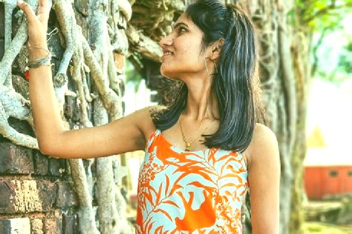 Amelia, 27 — Escort in Anjanvel, India