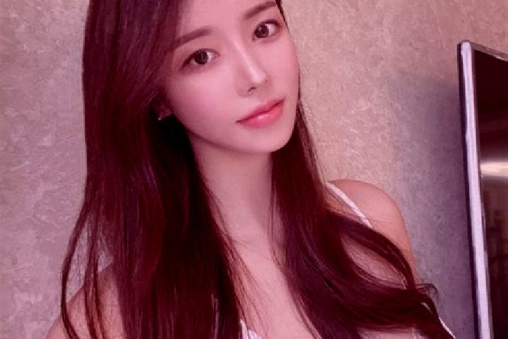 Amelia, 27 — Escort in Cumacay, Turkey