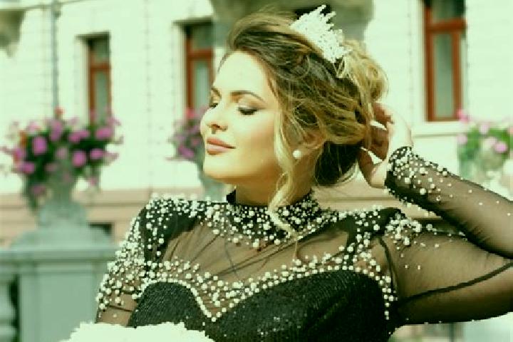 Amelia, 27 — Escort in Komin, Czech Republic