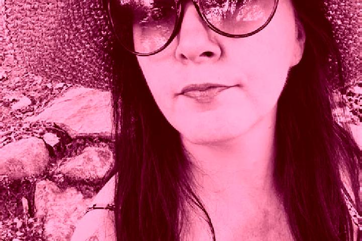 Amelia, 27 — Escort in Les Trois-Pierres, France