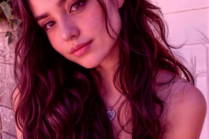 Amelia, 28, a auburn amber-eyed middle eastern companion based in Kanuma. Offering Girlfriend Experience, Party Girl, Couples. Available for incall and outca...