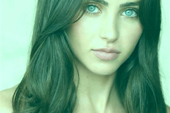Amelia, 28, a auburn brown-eyed indian companion based in Urzica Mare. Offering Fetish, Travel Companion, Dinner Date, Striptease, Massage. Available for inc...