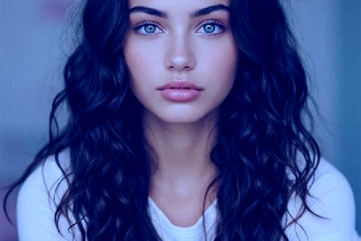 Amelia, 28, a brunette amber-eyed mediterranean companion based in Le Cozze. Offering A-Level, Massage, Roleplay. Available for incall and outcall, day and e...