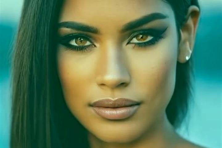 Amelia, 28, a dark blonde green-eyed latina companion based in Areaks Tnaot. Offering CIM, GFE, Couples, Tantra. Available for incall and outcall, day and ev...