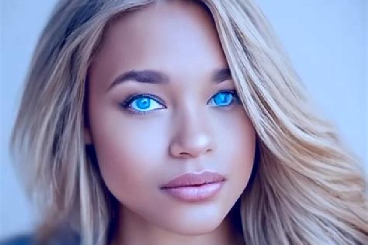 Amelia, 28, a platinum blonde blue-eyed latina companion based in Pingyuan. Offering OWO, GFE, Prostate Massage, 69, CIM. Available for incall and outcall, o...