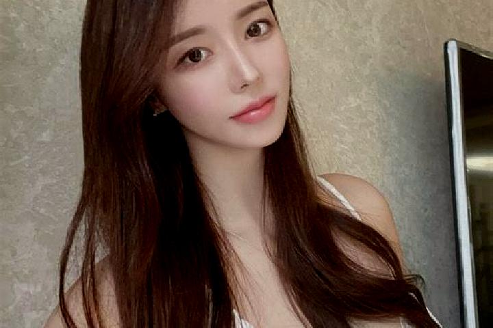Amelia, 28 — Escort in Hengshanqiao, China