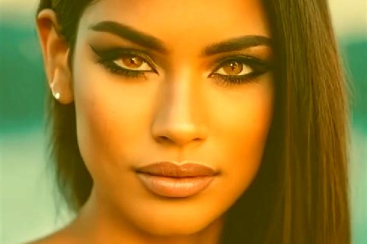Amelia, 29, a blonde amber-eyed latina companion based in Gesaso. Offering A-Level, Party Girl, Dinner Date. Available for incall and outcall, day and evenin...