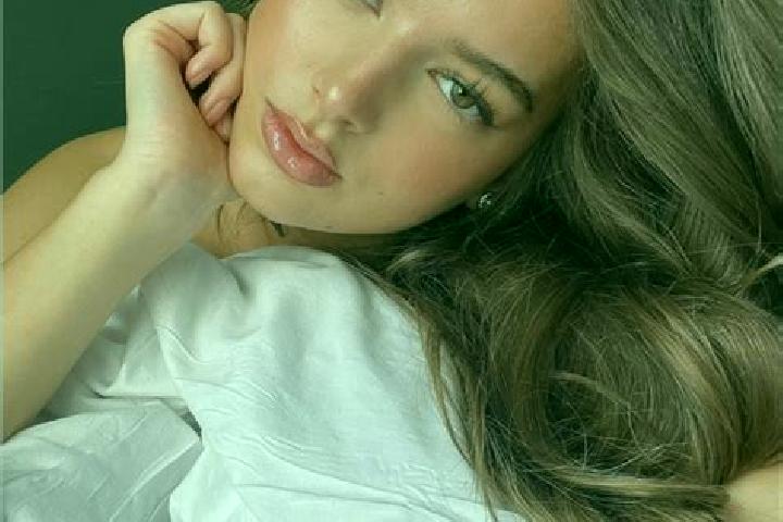 Amelia, 29, a chestnut green-eyed latina companion based in Sant Elia a Pianisi. Offering Deep French Kissing, Duos, Erotic Massage, 69, BDSM. Available for ...