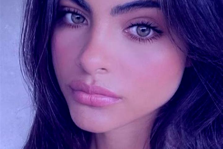 Amelia, 29, a chestnut hazel-eyed indian companion based in Houston Acres. Offering Roleplay, Deep French Kissing, Tantra. Available for incall and outcall, ...