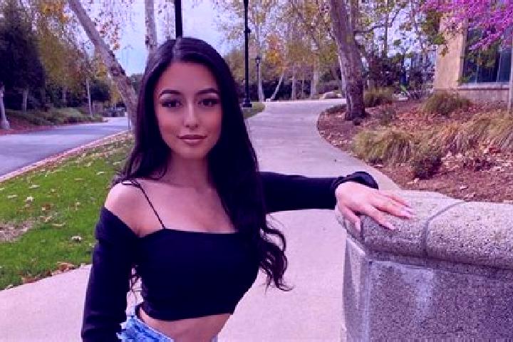 Amelia, 29 — Escort in Chelem, Mexico