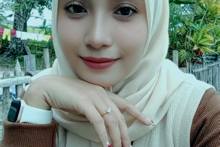 Amelia, 29 — Escort in Peureulak, Indonesia