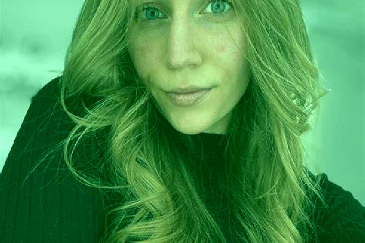 Amelia, 29 — Escort in Taufkirchen, Germany