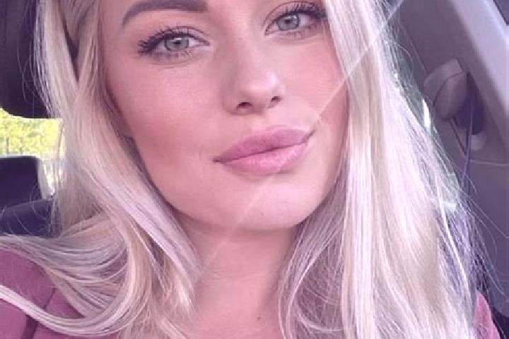 Amelia, 30, a blonde hazel-eyed caucasian companion based in Bayview Heights. Offering GFE, Domination, Deep French Kissing, Fetish. Available for incall and...