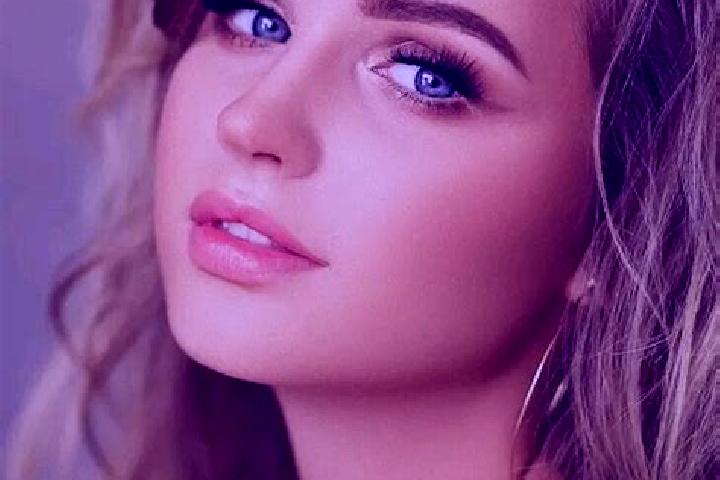 Amelia, 30, a dark blonde blue-eyed caucasian companion based in Cirumput. Offering Girlfriend Experience, Overnight, Duos, Tantra. Available for incall and ...