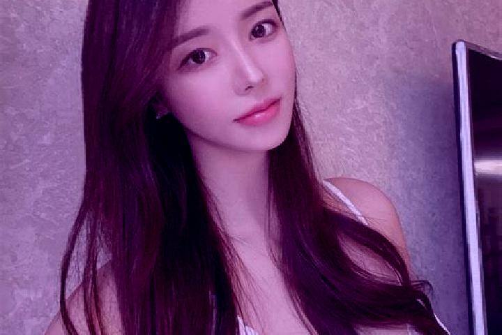 Amelia, 30 — Escort in Dengtang, China