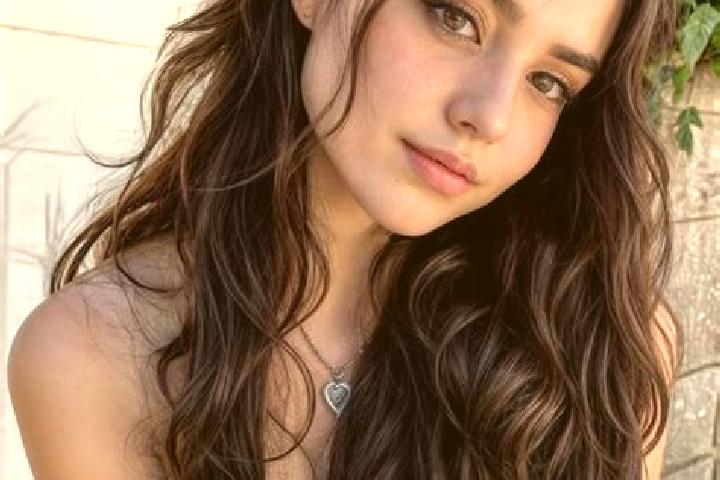 Amelia, 31, a auburn hazel-eyed latina companion based in Min ancun. Offering Roleplay, Prostate Massage, Couples. Available for incall and outcall, overnigh...
