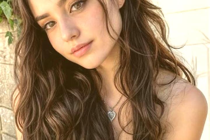 Amelia, 31, a auburn hazel-eyed middle eastern companion based in Heist. Offering OWO, Massage, Dinner Date. Available for incall and outcall, overnight book...