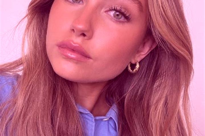Amelia, 31, a dark blonde green-eyed ebony companion based in Reclamation Areas. Offering Dinner Date, Prostate Massage, A-Level, Deep French Kissing. Availa...