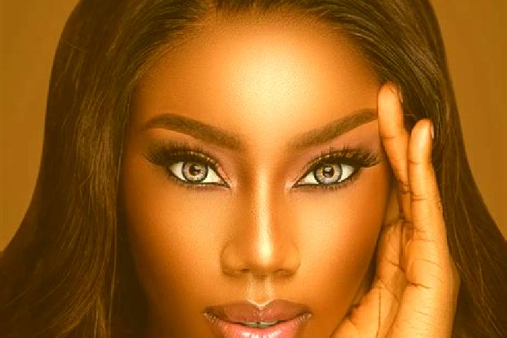 Amelia, 31, a red blue-eyed ebony companion based in Pindobacu. Offering Tantra, Massage, OWO, Duos. Available for incall and outcall, day and evening dates.