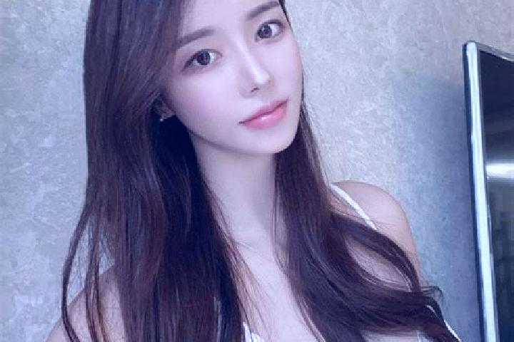 Amelia, 31 — Escort in Luoting, China