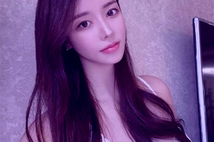 Amelia, 31 — Escort in Suqiaoxiang, China