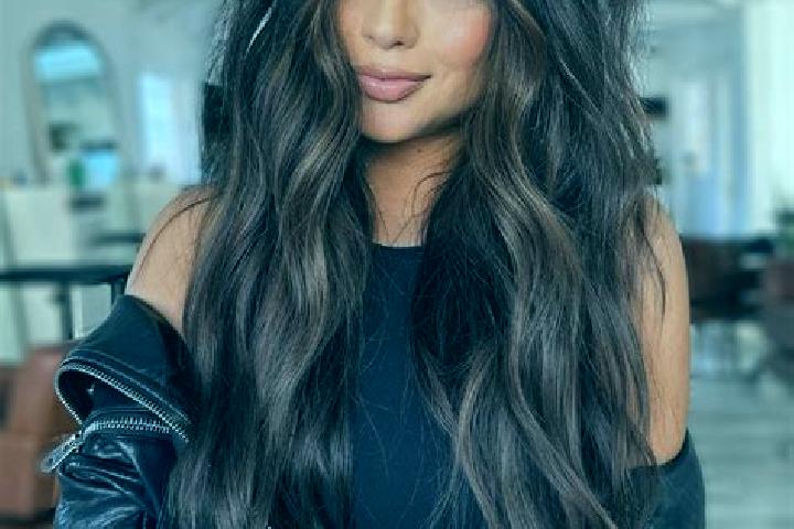 Amelia, 32, a brunette dark-eyed mixed companion based in Maozhou. Offering 69, Tantra, Party Girl, Roleplay, Domination. Available for incall and outcall, o...