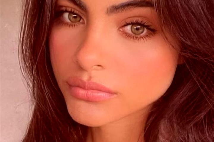 Amelia, 32, a brunette grey-eyed indian companion based in Xilokeriza. Offering GFE, Striptease, A-Level, Girlfriend Experience, Duos. Available for incall a...