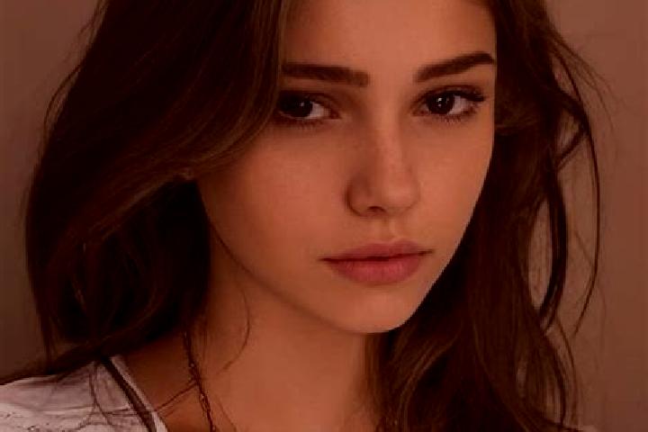 Amelia, 32, a chestnut hazel-eyed slavic companion based in Bloemendaal. Offering Prostate Massage, Party Girl, A-Level, Massage, Overnight. Available for in...
