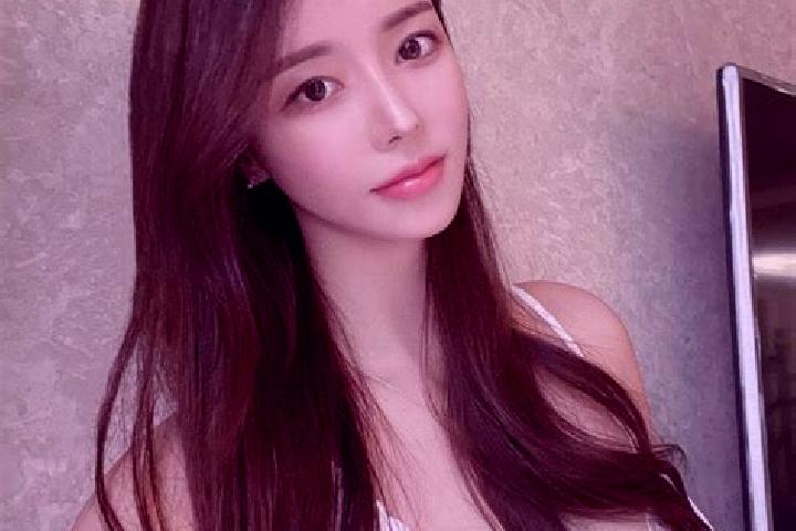 Amelia, 32 — Escort in Fersin, Turkey