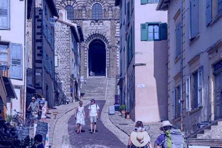 Amelia, 32 — Escort in Le Puy-Notre-Dame, France
