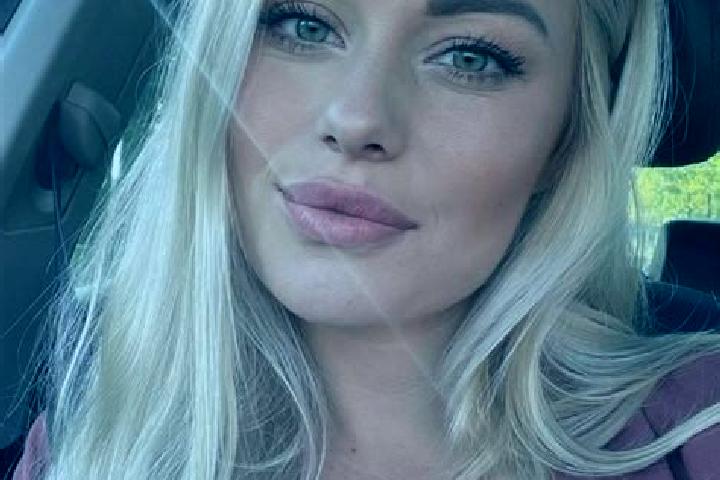 Amelia, 33, a blonde hazel-eyed caucasian companion based in Pindoba. Offering Massage, BDSM, 69, Overnight. Available for incall and outcall, day and evenin...