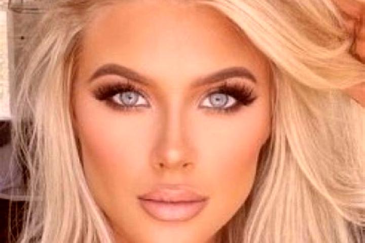 Amelia, 33, a platinum blonde dark-eyed mediterranean companion based in Sankt Lambrecht. Offering A-Level, Travel Companion, Deep French Kissing, Striptease...