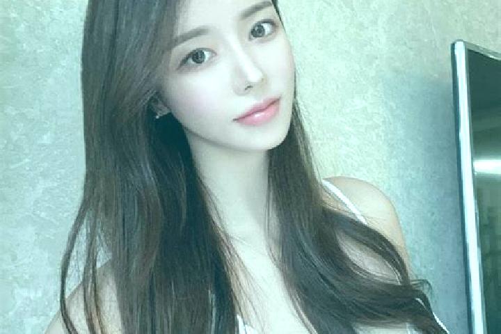Amelia, 33 — Escort in Dananyu, China