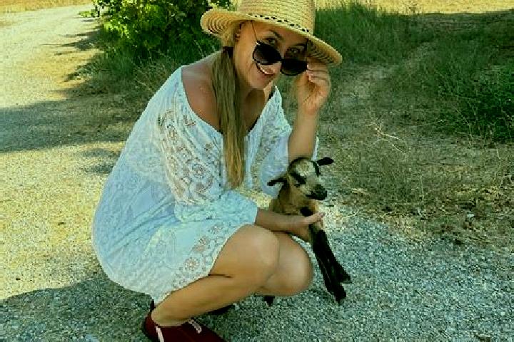 Amelia, 33 — Escort in Kalavarda, Greece