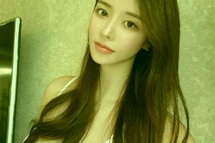 Amelia, 33 — Escort in Shuitai, China