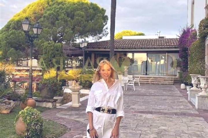 Amelia, 34, a blonde amber-eyed asian companion based in Villar del Pedroso. Offering 69, GFE, Party Girl, Domination. Available for incall and outcall, over...