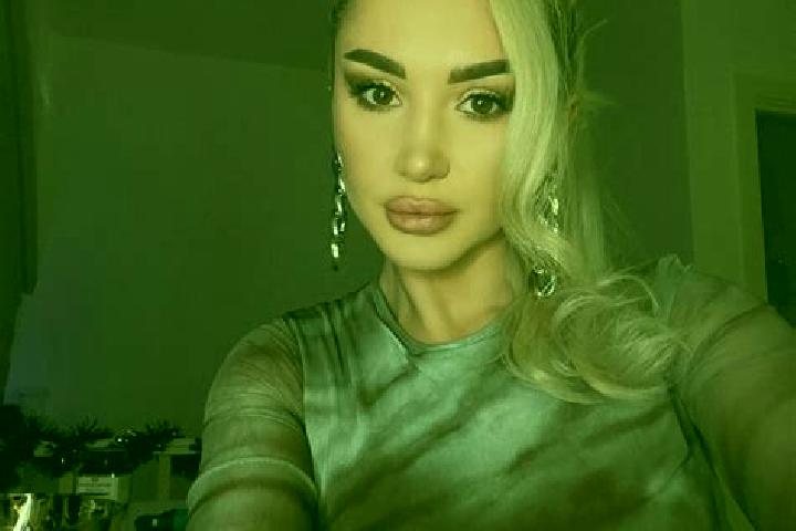 Amelia, 34, a blonde grey-eyed latina companion based in Erico Cardoso. Offering GFE, Dinner Date. Available for incall and outcall, day and evening dates.