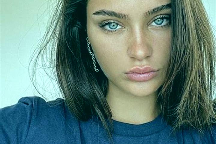 Amelia, 34, a brunette blue-eyed slavic companion based in Wimereux. Offering Deep French Kissing, Travel Companion, Erotic Massage, 69. Available for incall...